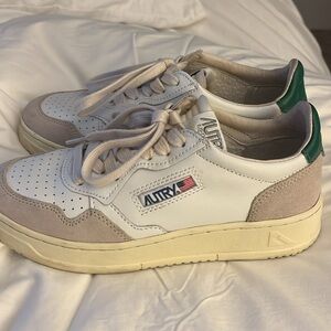 Autry Medalis size 37